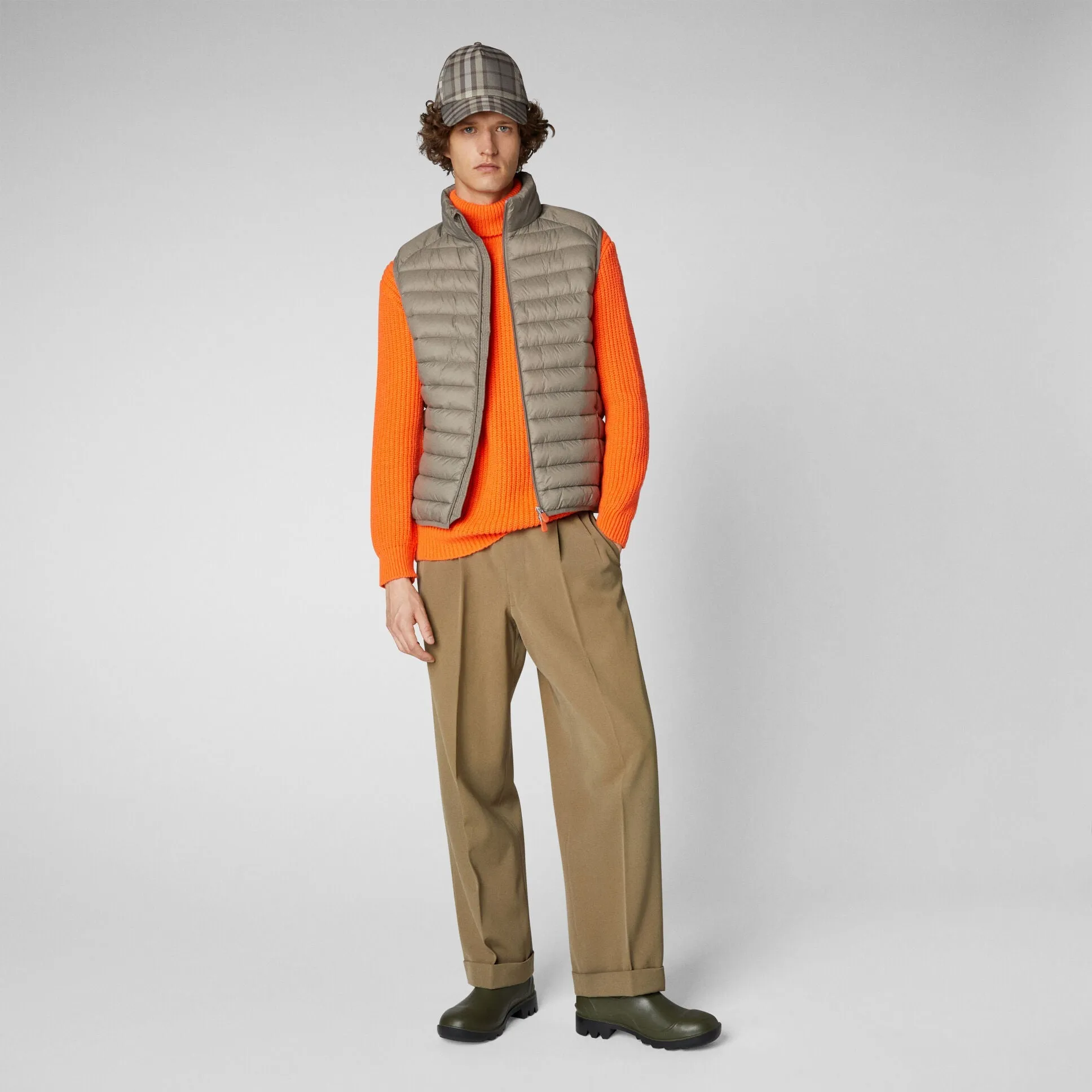 Adam Vest M