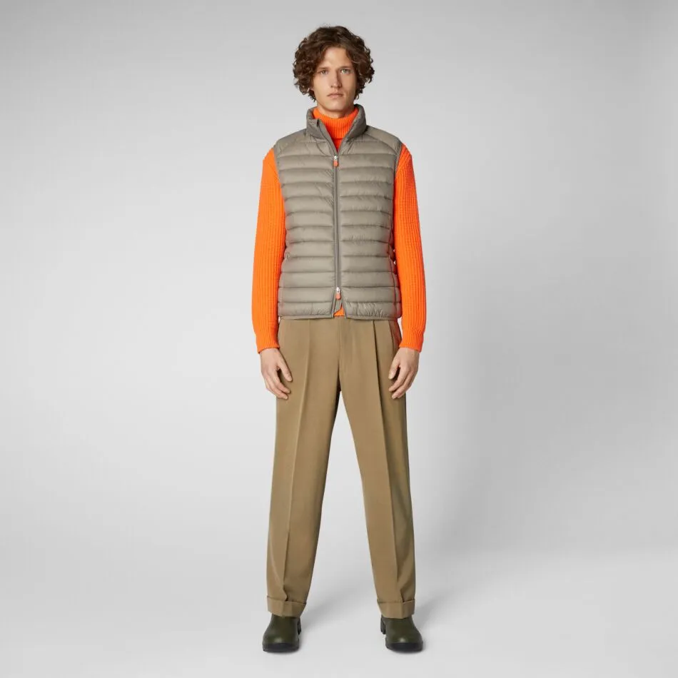 Adam Vest M