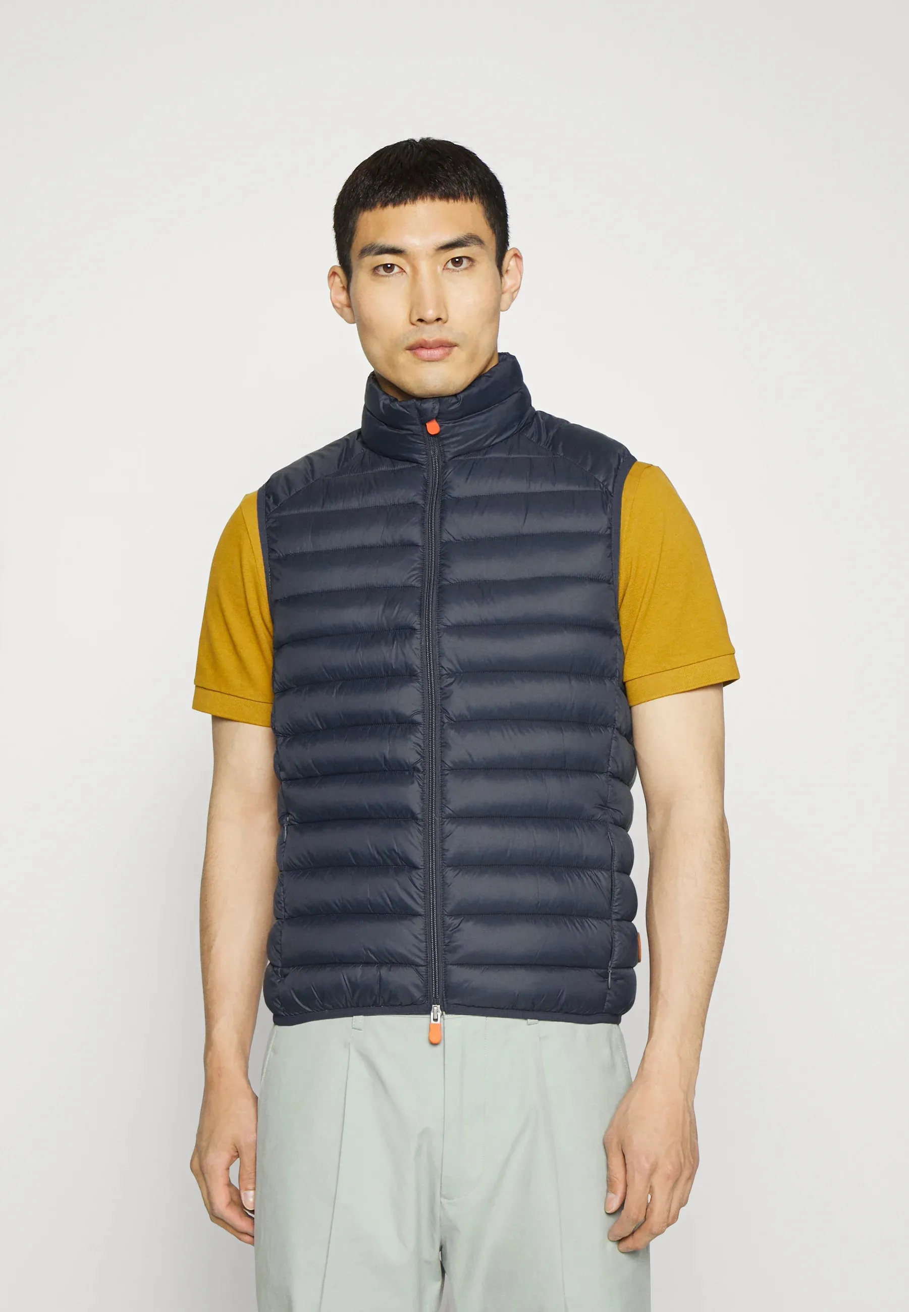 Adam Vest M