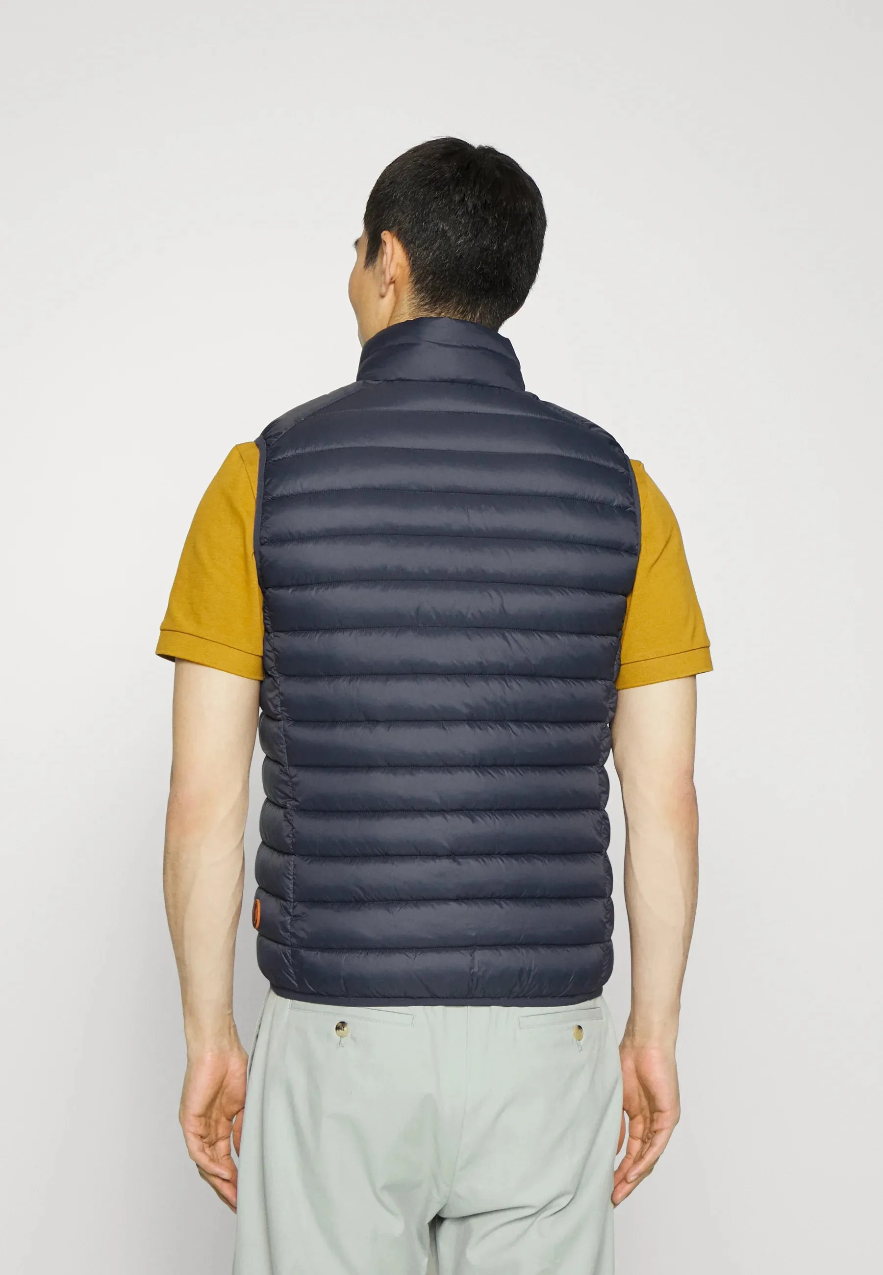 Adam Vest M