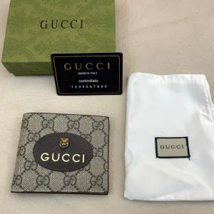 Premium Neo Vintage Leather Bi-fold Men Wallet
